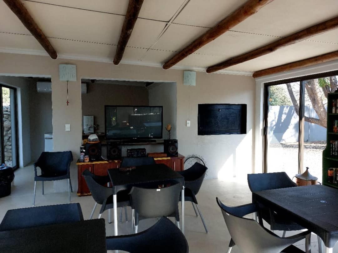 Bush Pillow Guest House Otjiwarongo Dış mekan fotoğraf