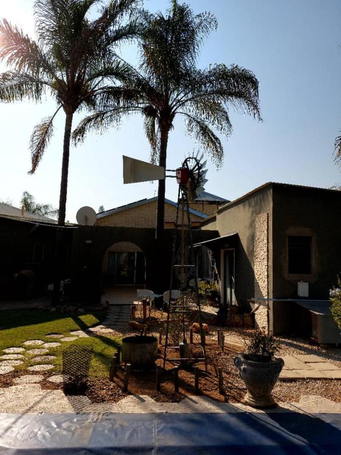 Bush Pillow Guest House Otjiwarongo Dış mekan fotoğraf