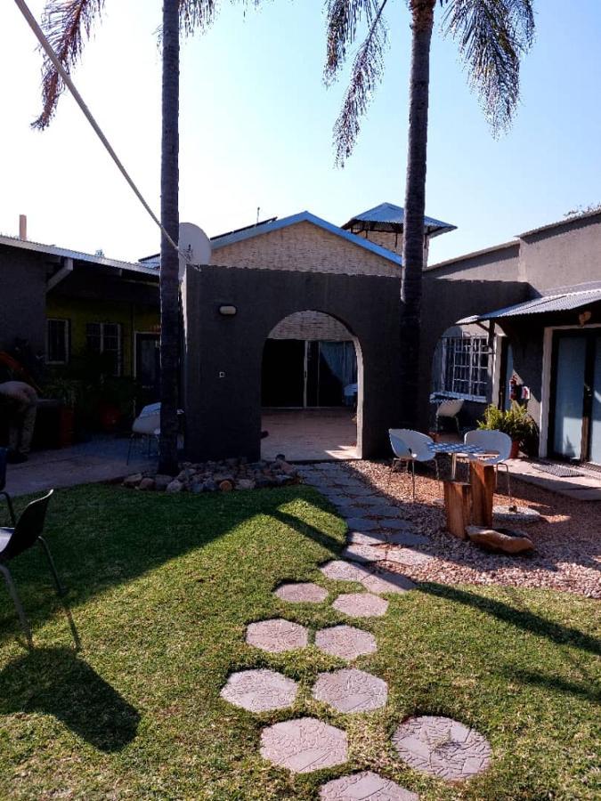 Bush Pillow Guest House Otjiwarongo Dış mekan fotoğraf