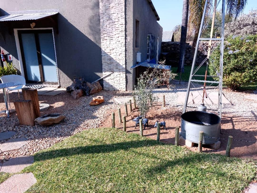 Bush Pillow Guest House Otjiwarongo Dış mekan fotoğraf