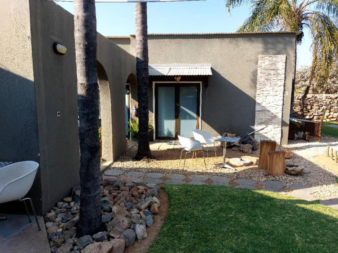 Bush Pillow Guest House Otjiwarongo Dış mekan fotoğraf