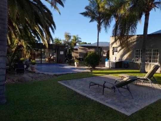 Bush Pillow Guest House Otjiwarongo Dış mekan fotoğraf