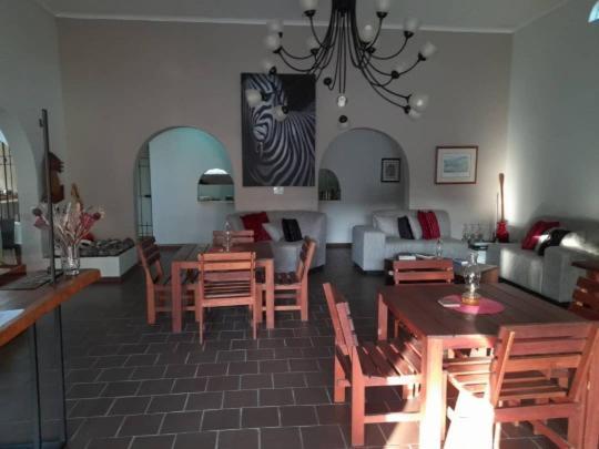 Bush Pillow Guest House Otjiwarongo Dış mekan fotoğraf