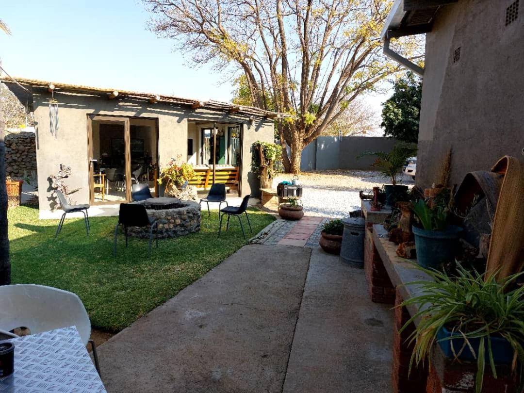 Bush Pillow Guest House Otjiwarongo Dış mekan fotoğraf