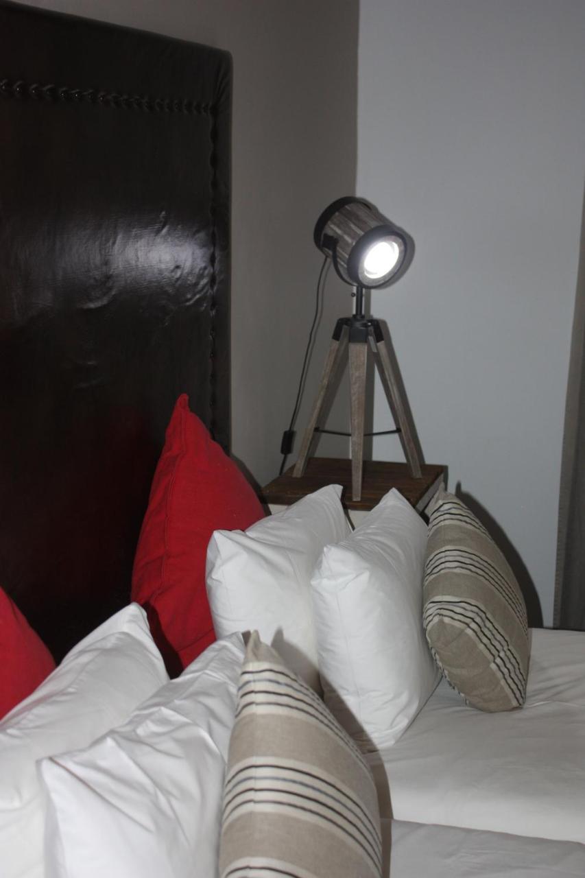 Bush Pillow Guest House Otjiwarongo Dış mekan fotoğraf